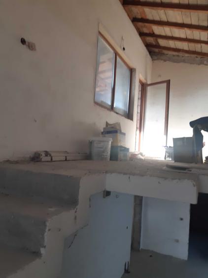Casă cu 4 camere în Bradu