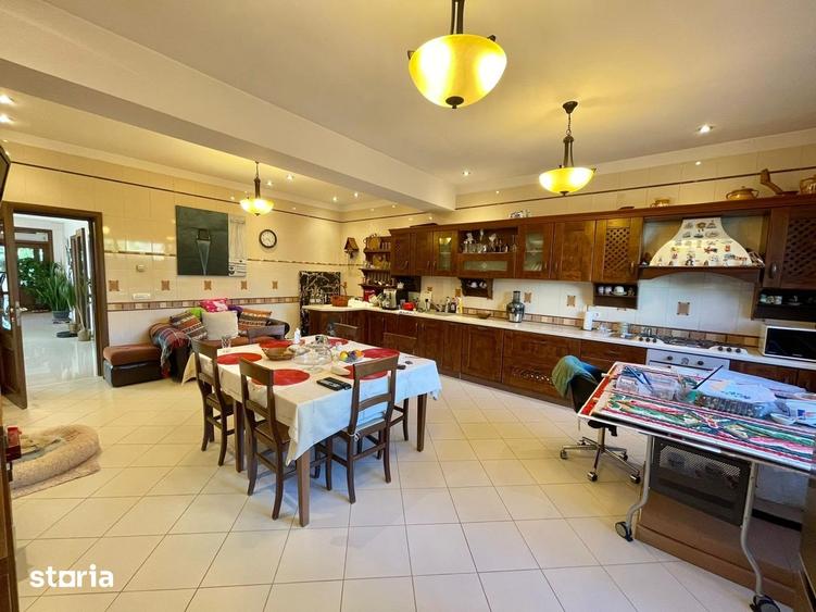 Casă cu 7 camere cu Teren 300 Mp în Dămăroaia