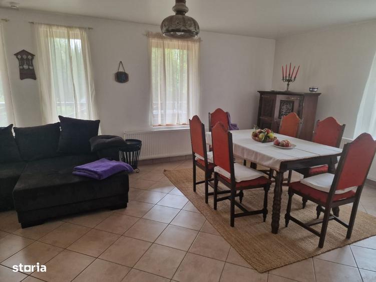 Casă cu 4 camere în Comarnic