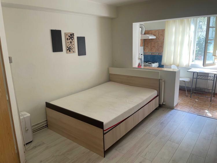 Garsonieră semidecomandată în Între Lacuri