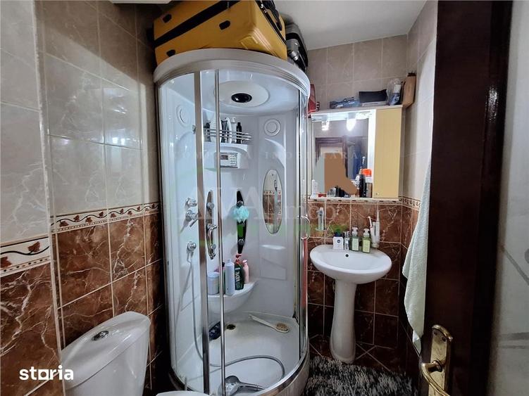 Apartament cu 4 camere decomandat în Dămienești