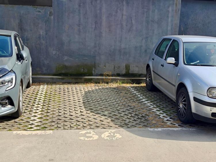 Apartament cu 3 camere decomandat, mobilat în Berceni