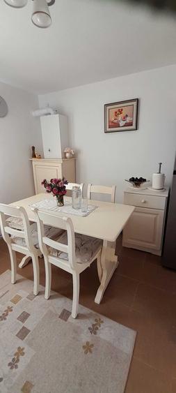 Apartament cu 2 camere semidecomandat în Cetate