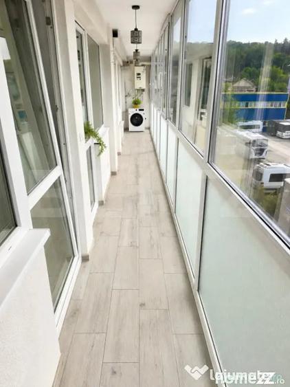 Apartament cu 3 camere decomandat în Sud