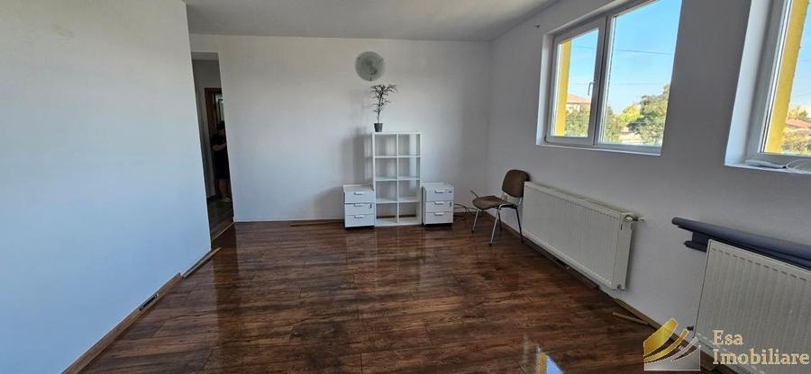 Spațiu comercial, de 120 mp, în Central