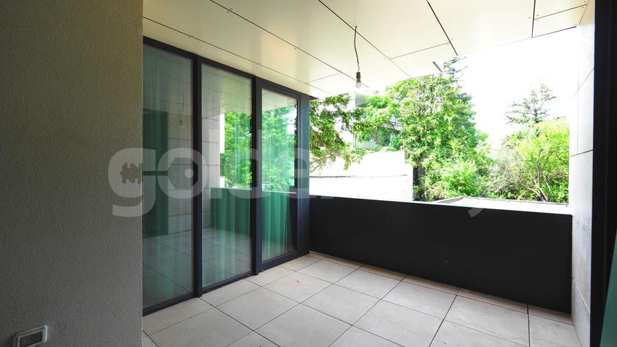 Apartament cu 4 camere semidecomandat, mobilat în Aviatorilor