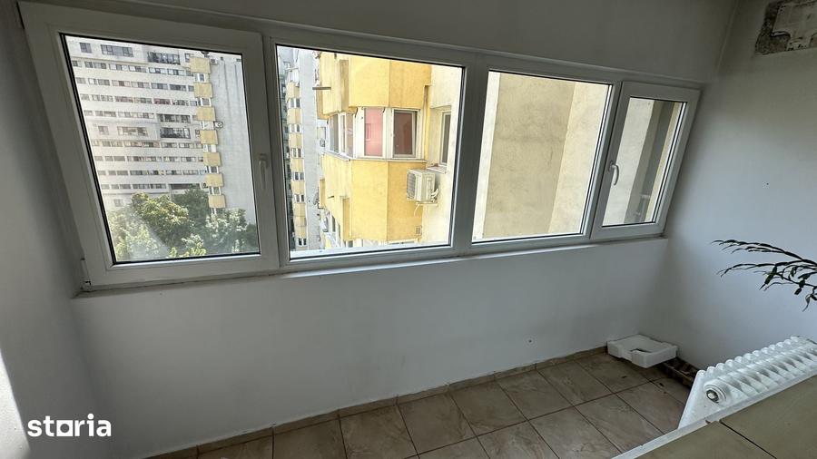 Apartament cu 4 camere semidecomandat în Colentina
