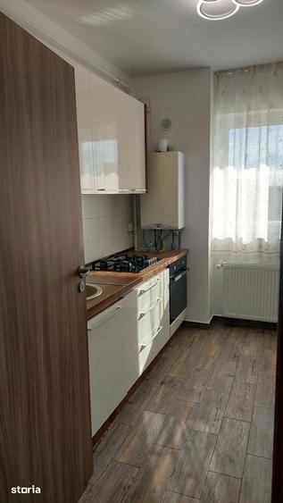 Apartament cu 2 camere decomandat în Tractorul