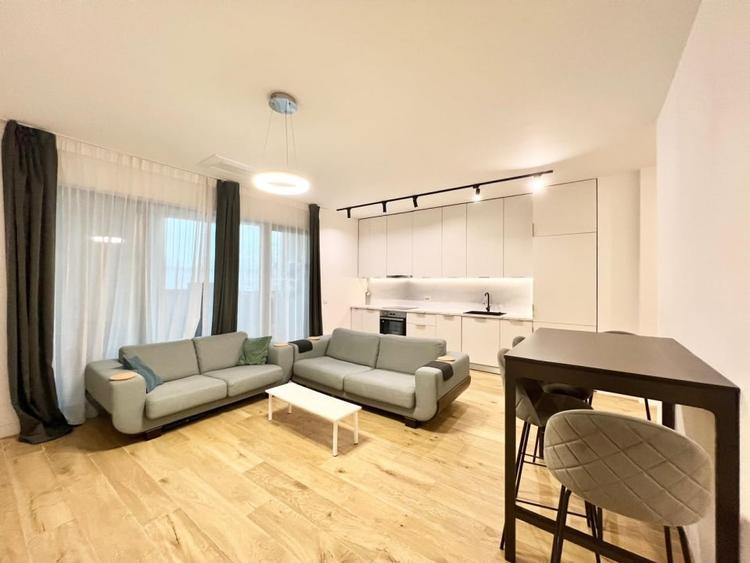 Apartament cu 3 camere, mobilat în Dacia