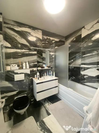 Apartament cu 4 camere semidecomandat în Chișoda