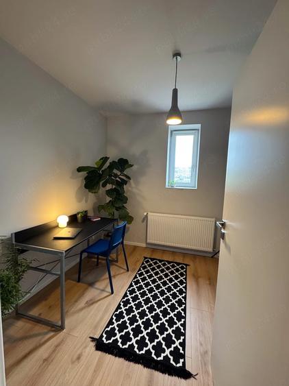 Apartament cu 3 camere semidecomandat în Chinteni