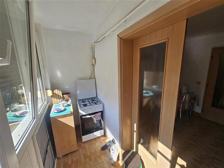 Apartament cu 2 camere decomandat, mobilat în Micro IV