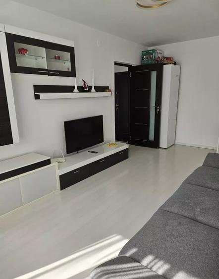 Apartament cu 2 camere decomandat, mobilat în Sebastian