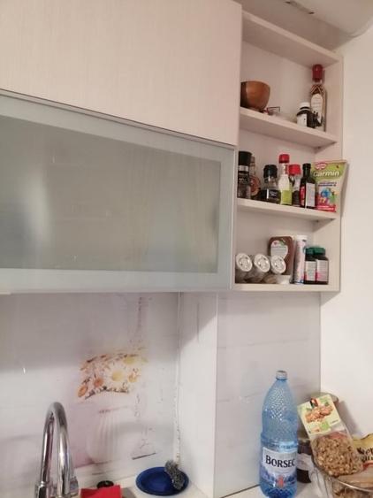 Apartament cu 3 camere semidecomandat, mobilat în Dristor