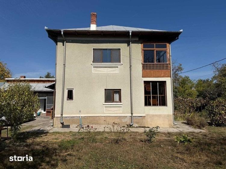 Casă cu 4 camere decomandat cu Teren 220 Mp în Central
