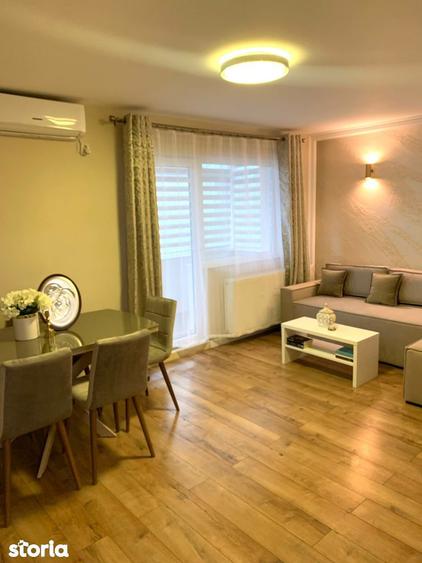 Apartament cu 3 camere decomandat în Mioriței