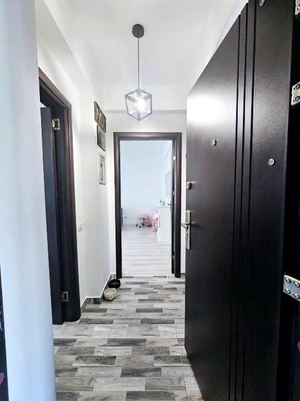 Apartament cu 2 camere decomandat, mobilat în Central