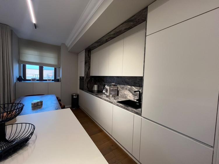 Apartament cu 3 camere decomandat, mobilat în Unirii