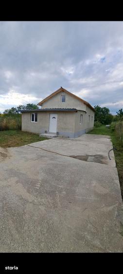 Casă cu 8 camere cu Teren 1500 Mp în Șura Mică