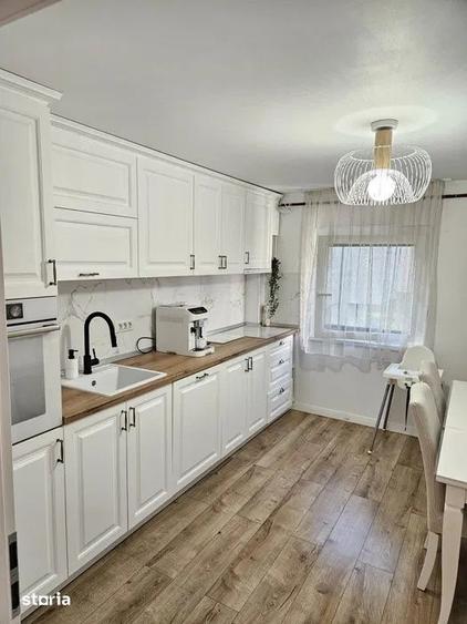 Apartament cu 3 camere, mobilat în Central