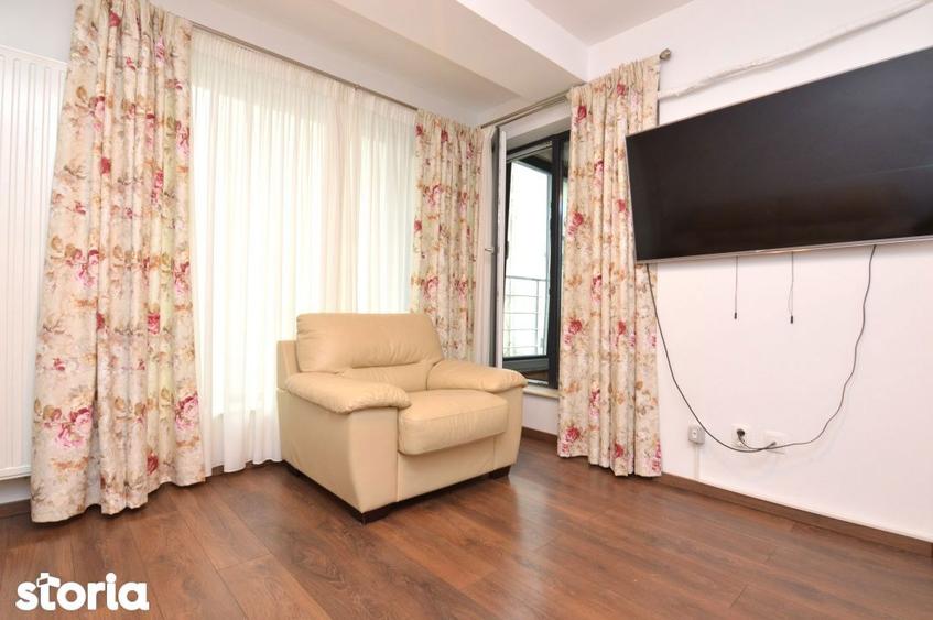 Apartament cu 3 camere semidecomandat în Calea Călărașilor