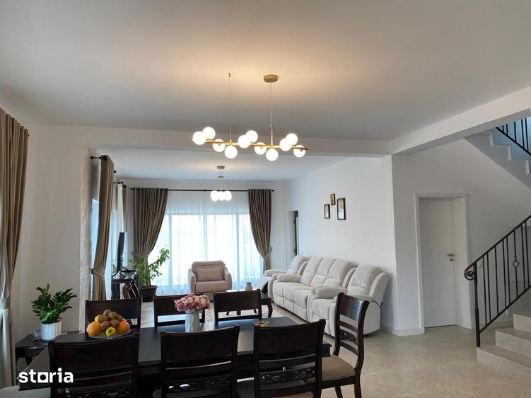 Casă cu 5 camere cu Teren 413 Mp în Central