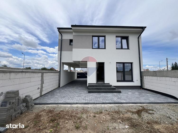Casă cu 4 camere cu Teren 600 Mp în Țiglari