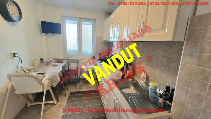Apartament cu 3 camere semidecomandat în Ceair