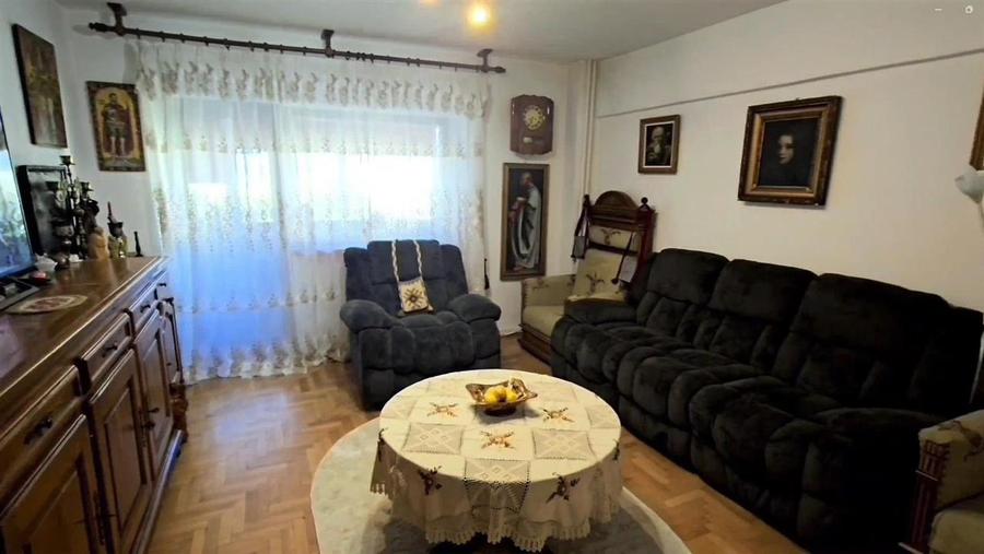 Apartament cu 4 camere decomandat, mobilat în George Enescu