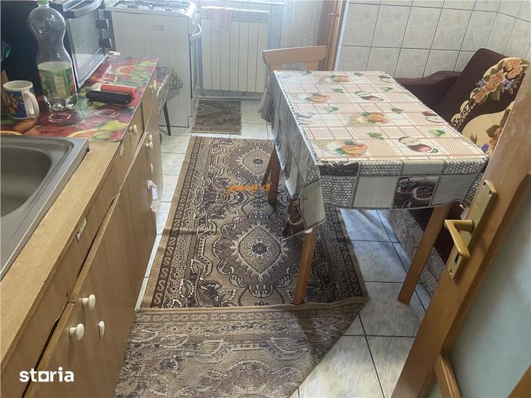 Apartament cu 3 camere decomandat în Brăilei