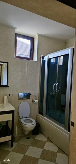 Casă cu 4 camere cu Teren 1380 Mp în Central