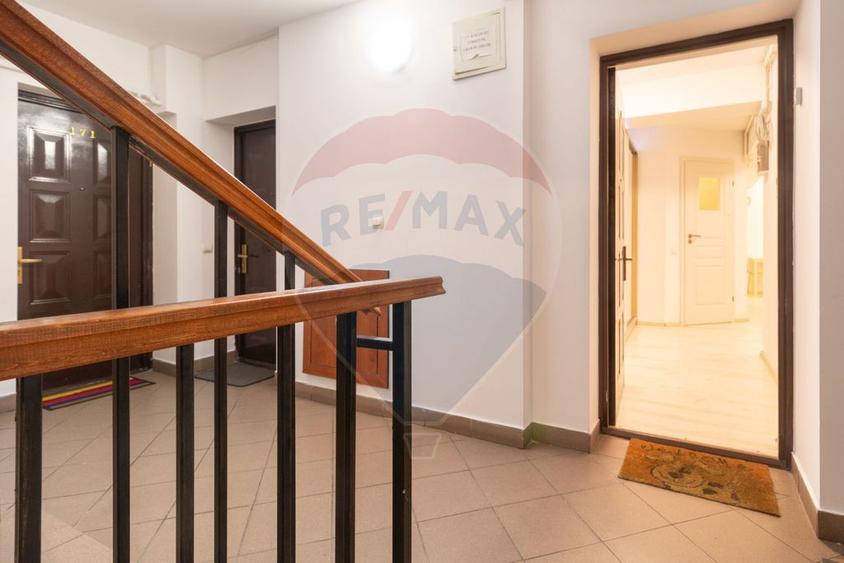 Apartament cu 2 camere semidecomandat, mobilat în Văcăresti