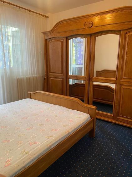 Apartament cu 3 camere decomandat în Berceni