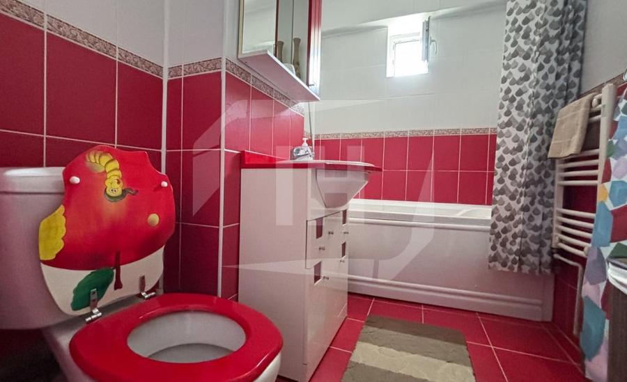 Apartament cu 4 camere semidecomandat, mobilat în Mărăști
