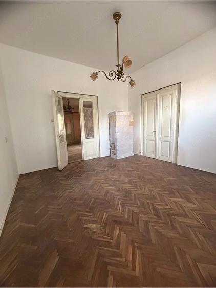 Casă cu 4 camere cu Teren 1412 Mp în Ultracentral