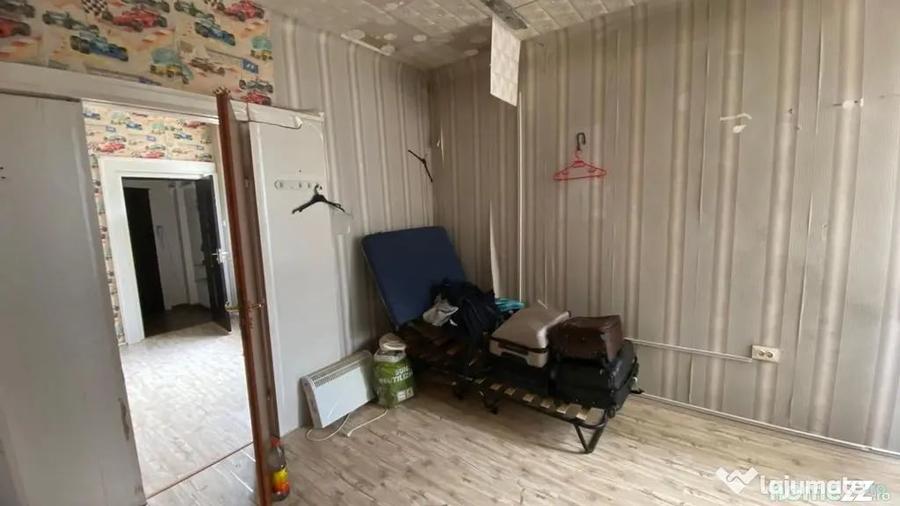 Apartament cu 3 camere semidecomandat în Basarab