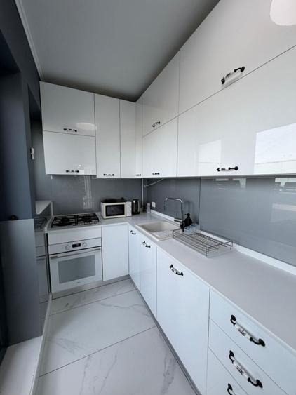 Apartament cu 2 camere semidecomandat, mobilat în Nord