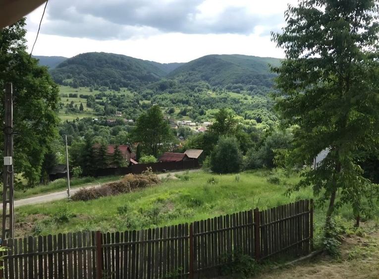 Casă cu 3 camere în Pârâu Mare