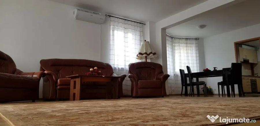 Casă cu 6 camere cu Teren 329 Mp în Trei Stejari