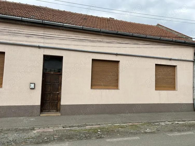 Casă cu 6 camere în Lugoj