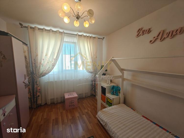 Apartament cu 3 camere decomandat, mobilat în Central