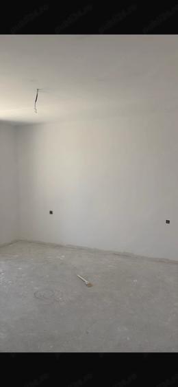 Casă cu 4 camere cu Teren 400 Mp în Amara