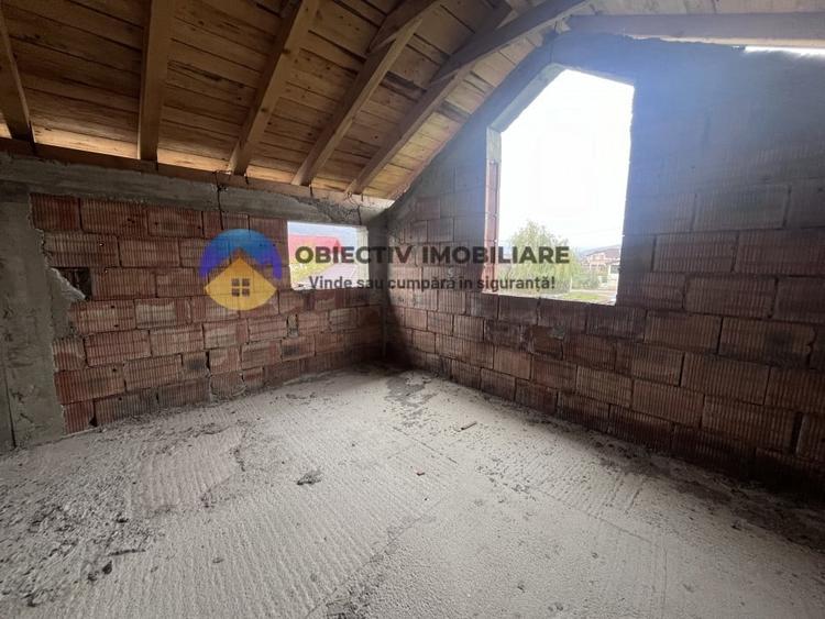 Casă cu 4 camere cu Teren 789 Mp în Vest