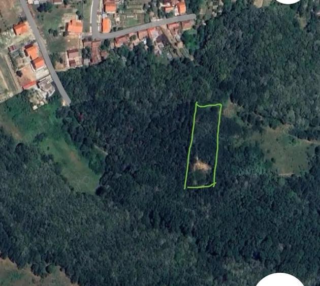 Teren de 2200 mp, în Central