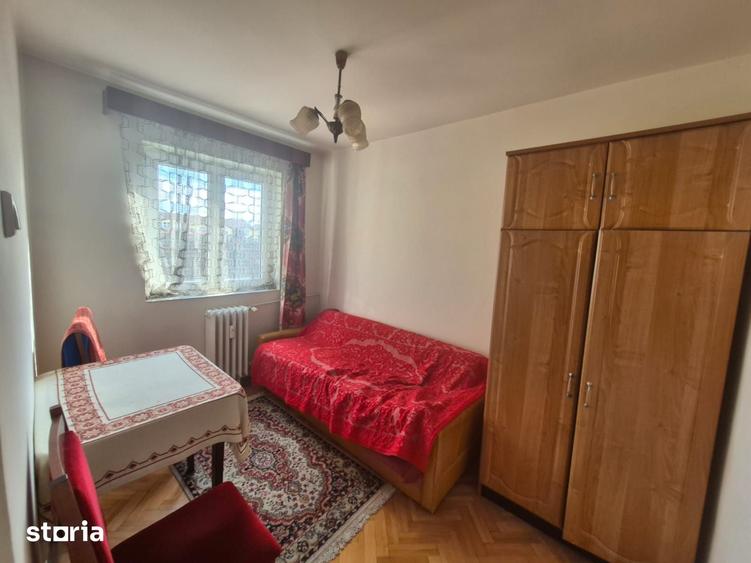 Apartament cu 3 camere decomandat în Podgoria