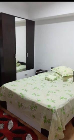 Garsonieră decomandată în Casa de Cultură