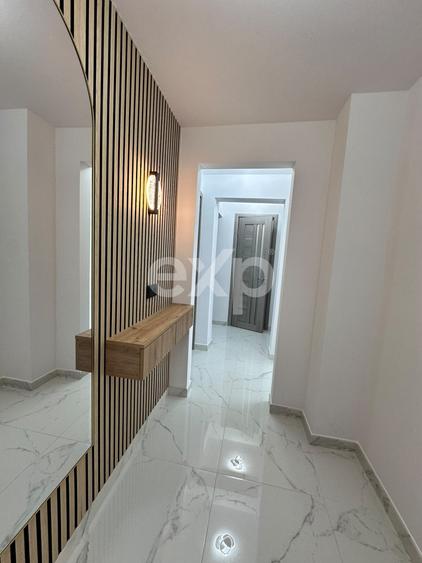 Apartament de vânzare – 3 camere , Micro 8 ,et 1 - 5
