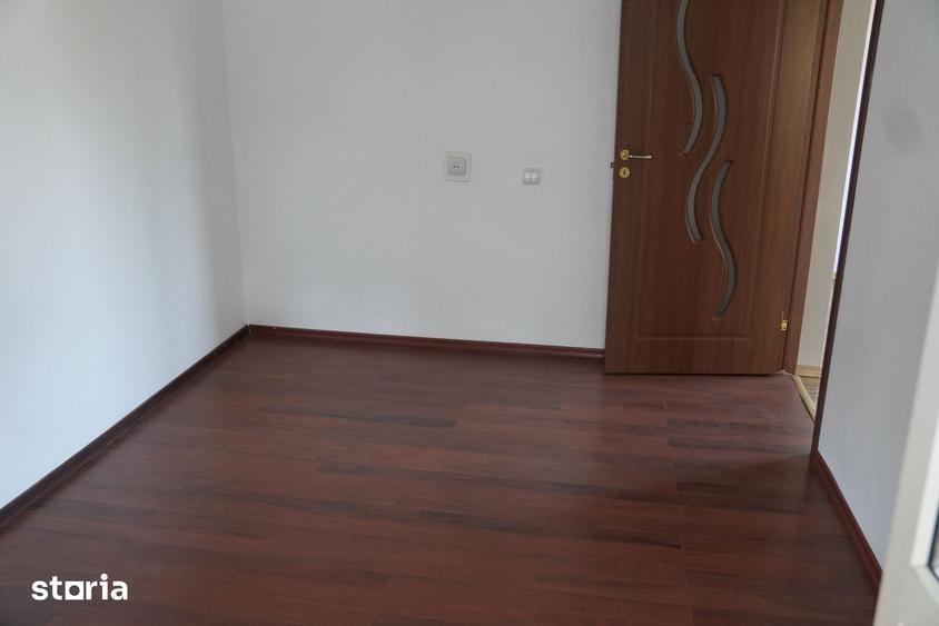 Casă cu 7 camere cu Teren 270 Mp în Grozăvești