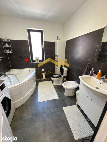 Casă cu 4 camere cu Teren 440 Mp în Sânmihaiu Român