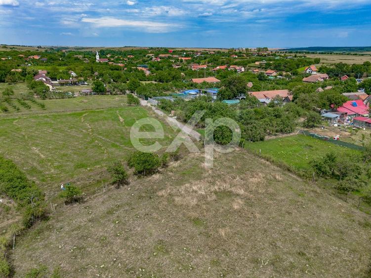 Teren Construcții intravilan de 1440 mp, în Murani